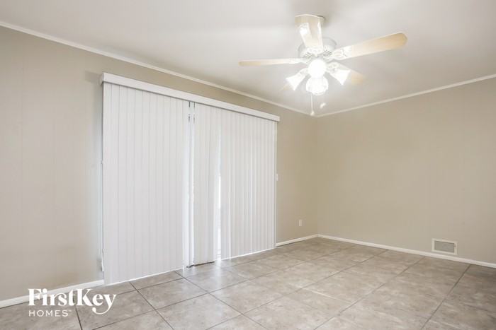 3314 S Leslie Ave - Photo 2 of 16