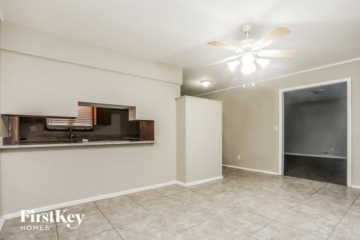 3314 S Leslie Ave - Photo 3 of 16