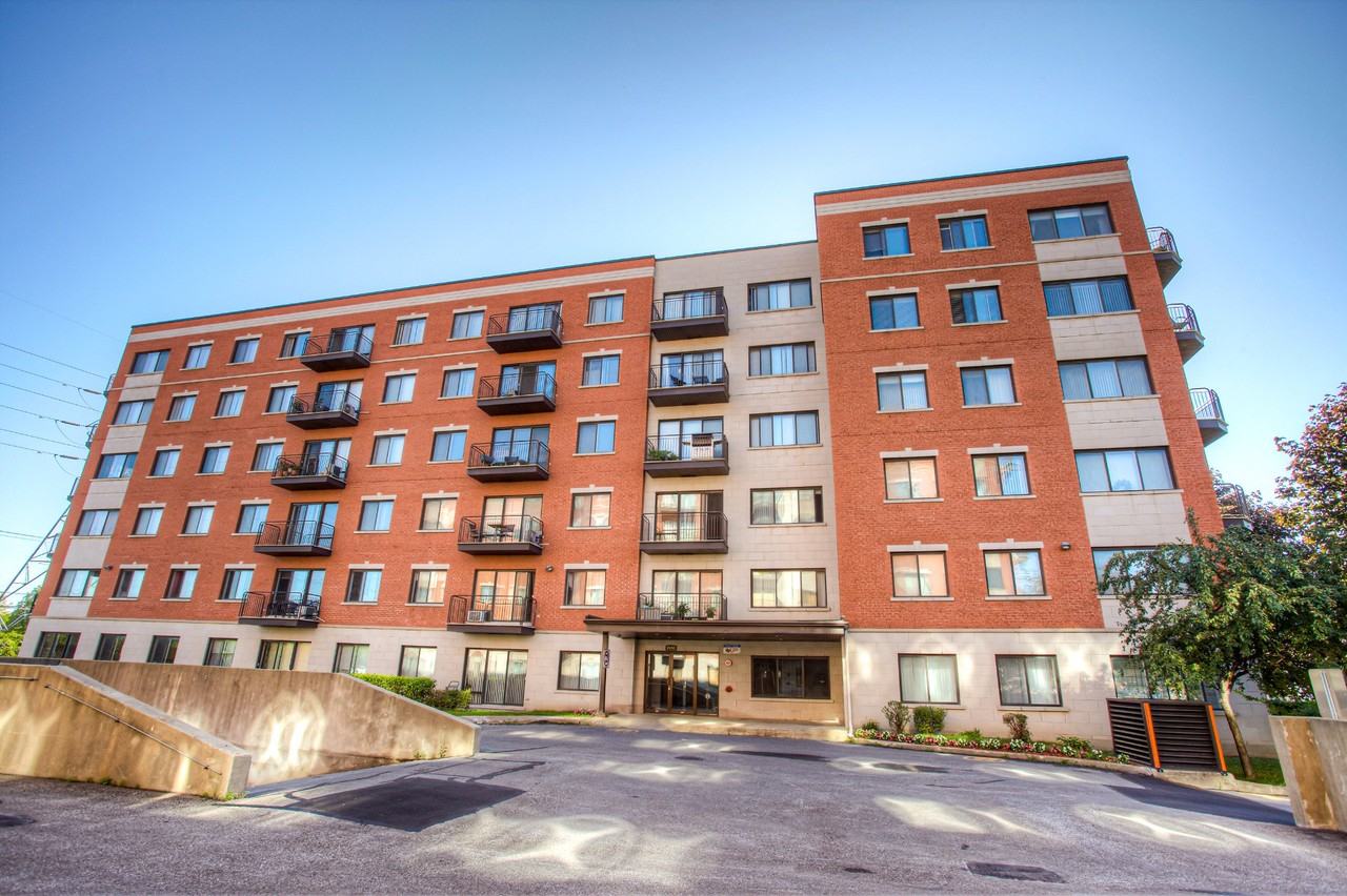 1500 Rue Palerme - Photo 2 of 5