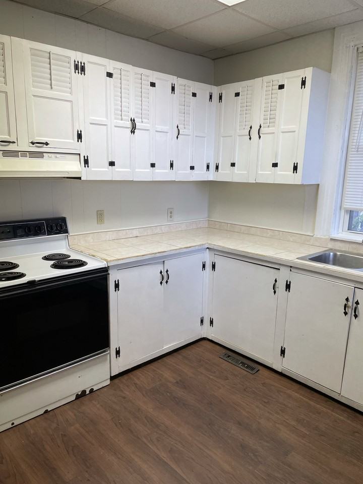 325 West Ave - Photo 3 of 7