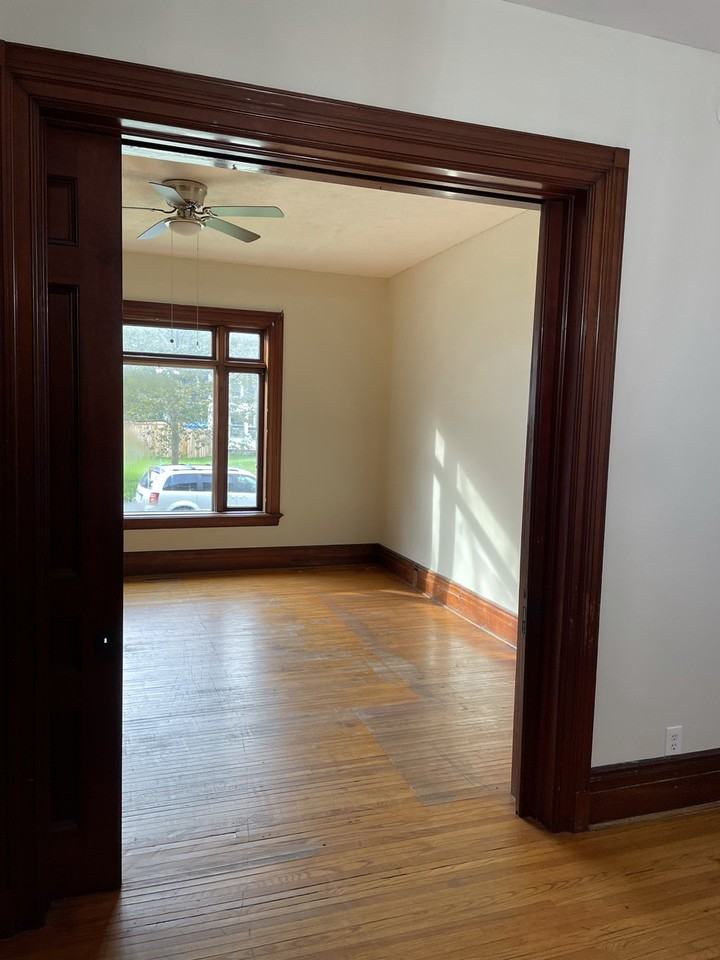 325 West Ave - Photo 2 of 7