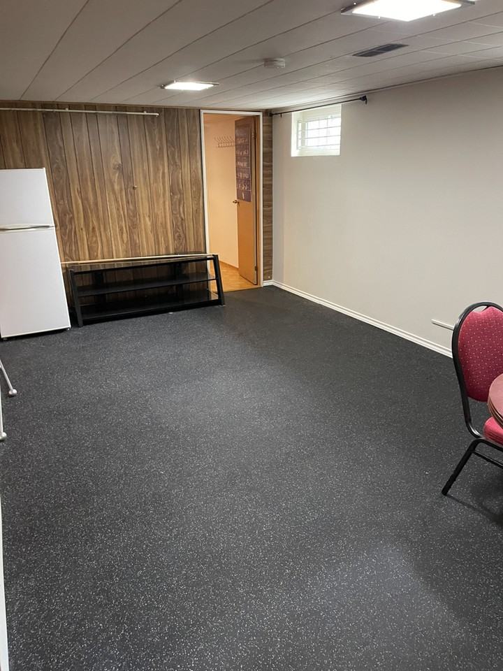 2221 Carnegie St - Photo 2 of 9