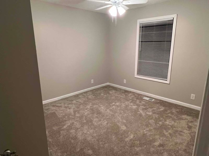 4053 Maxanne Dr Nw - Photo 7 of 10