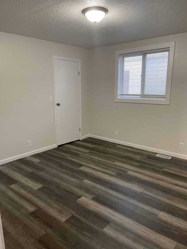 1312 Kosciuszko Ave - Photo 4 of 8