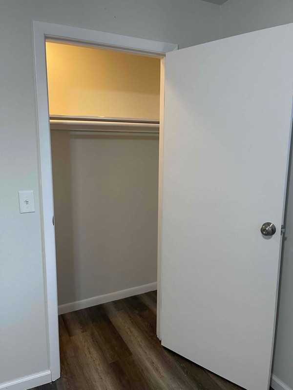 1312 Kosciuszko Ave - Photo 6 of 8