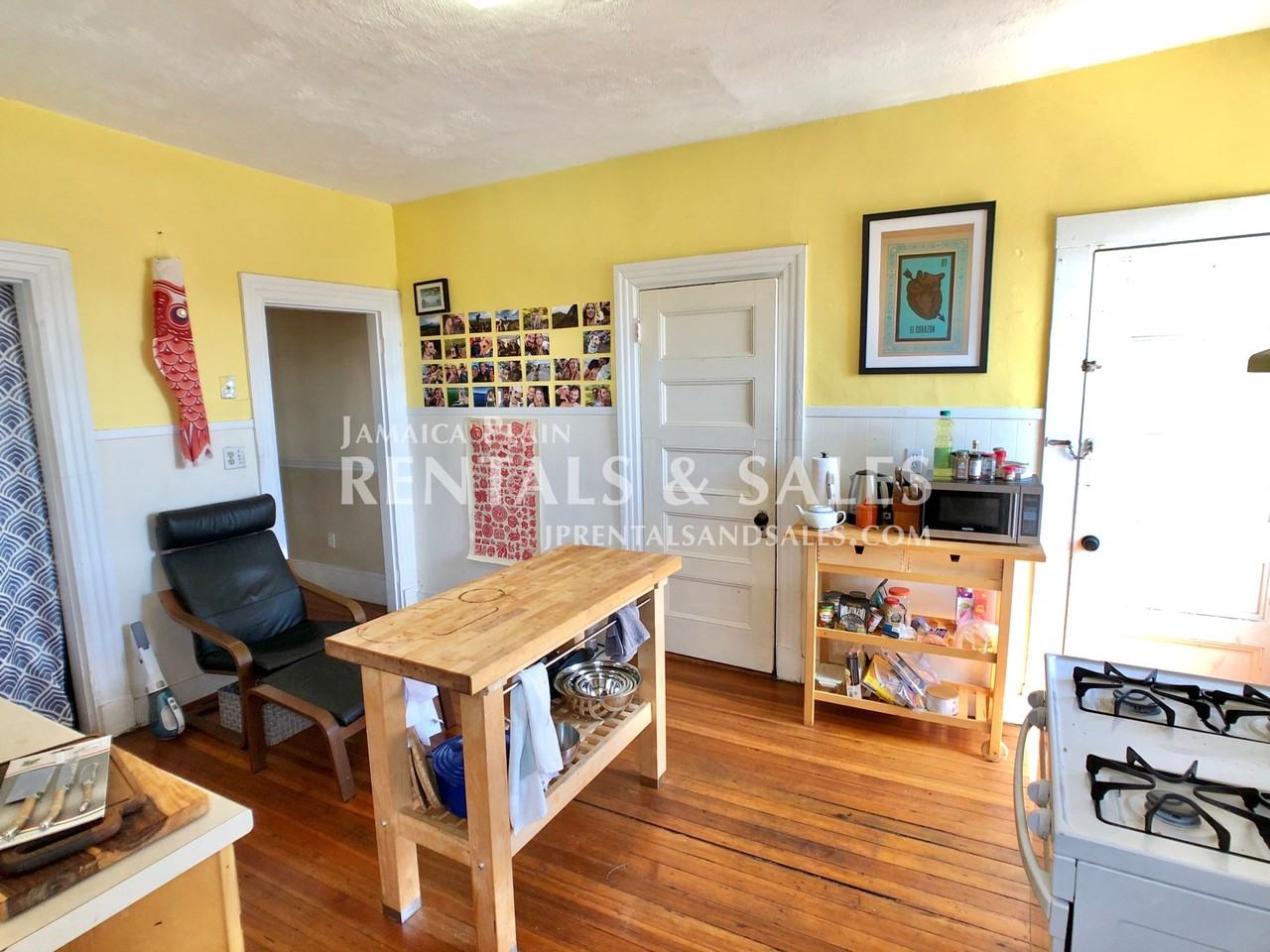 5 Glen Rd #402 - Photo 3 of 11