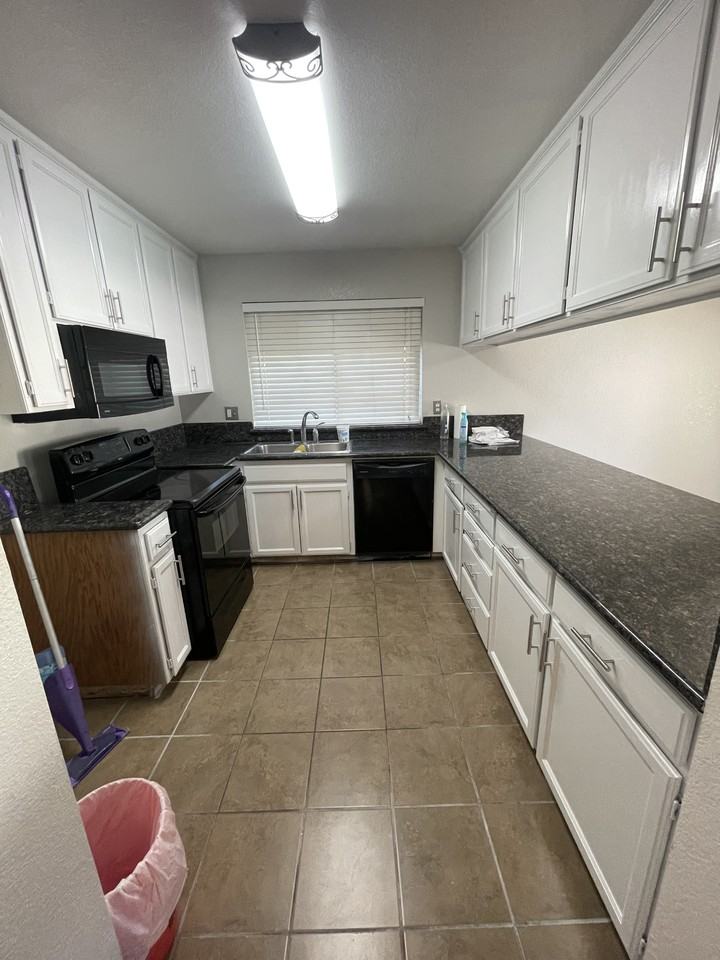 2137 Laredo Ln #NA - Photo 2 of 15