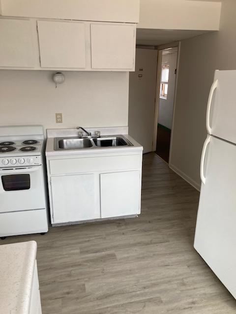 215 E Aurora St - Photo 2 of 6