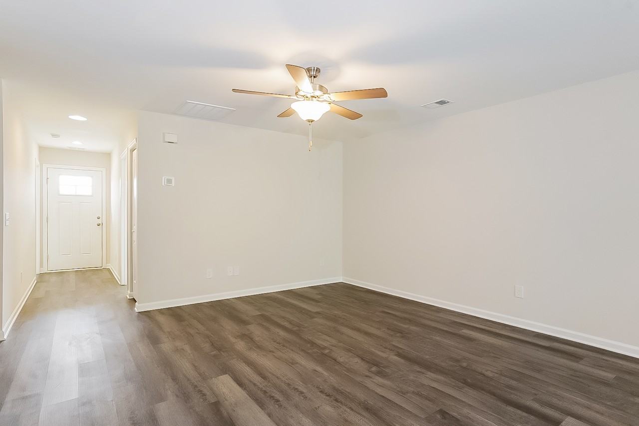 2076 Catlet Ct - Photo 3 of 18