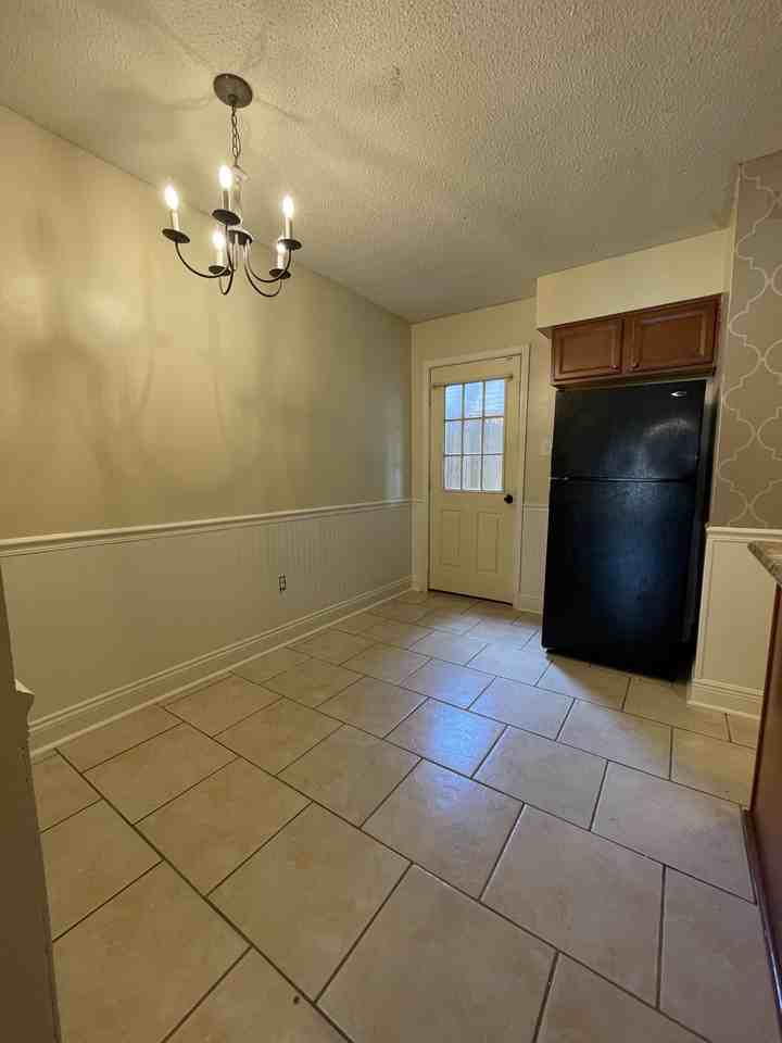 51 Brandon Hall Dr #B - Photo 3 of 7