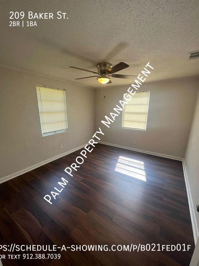 209 Baker St - Photo 3 of 15