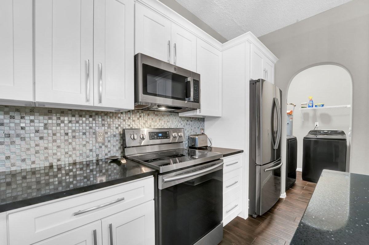 11122 Robins Nest Ct #NA - Photo 3 of 14