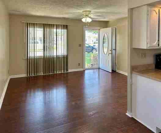 668 Greenbriar St #NA - Photo 3 of 12