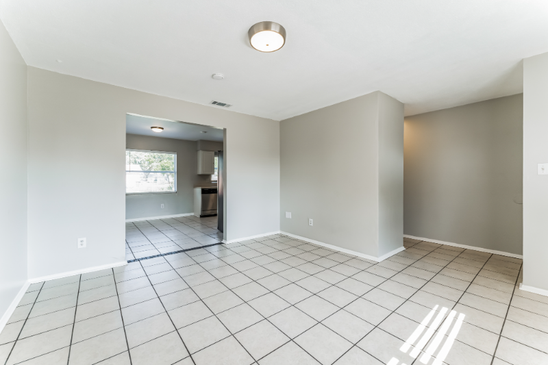 607 Clayton Cir - Photo 2 of 26