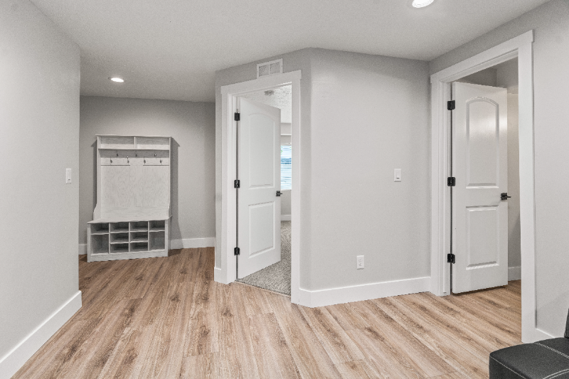 1935 Nw - Photo 4 of 16