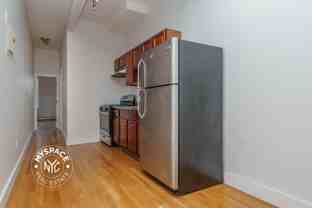 828 Halsey St #2B - Photo 1 of 1