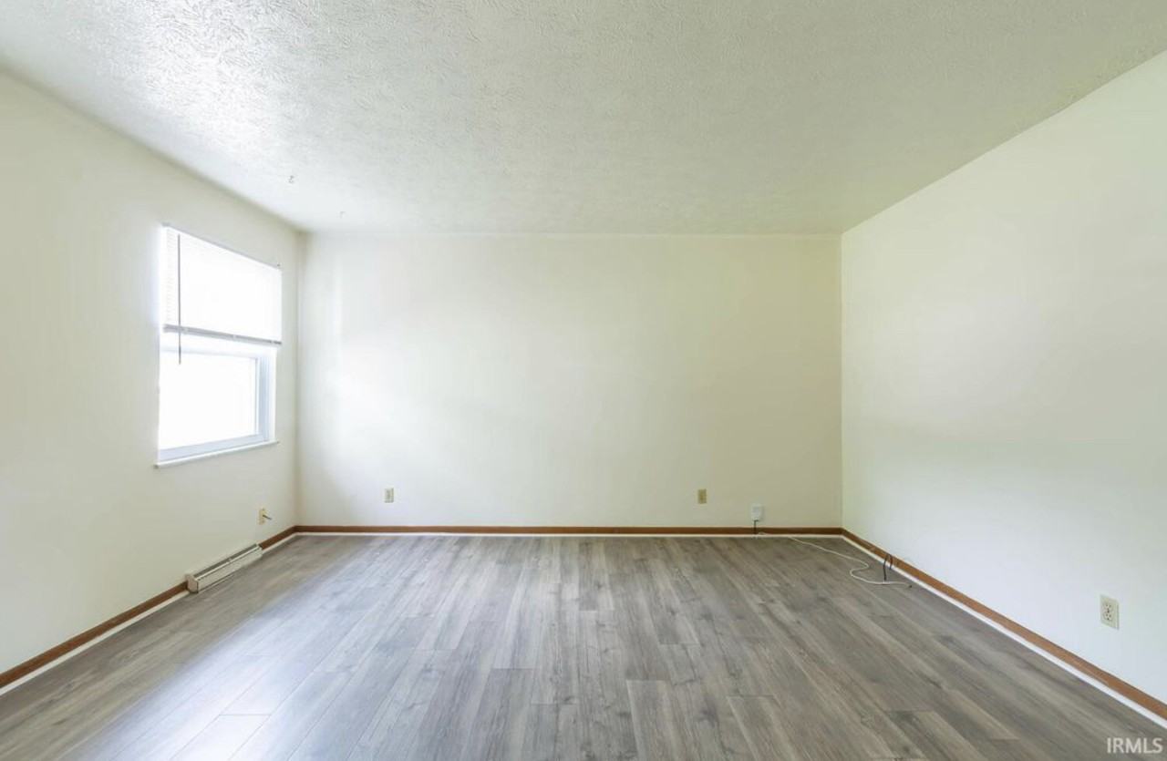 601 N Smith Rd #1 - Photo 3 of 18