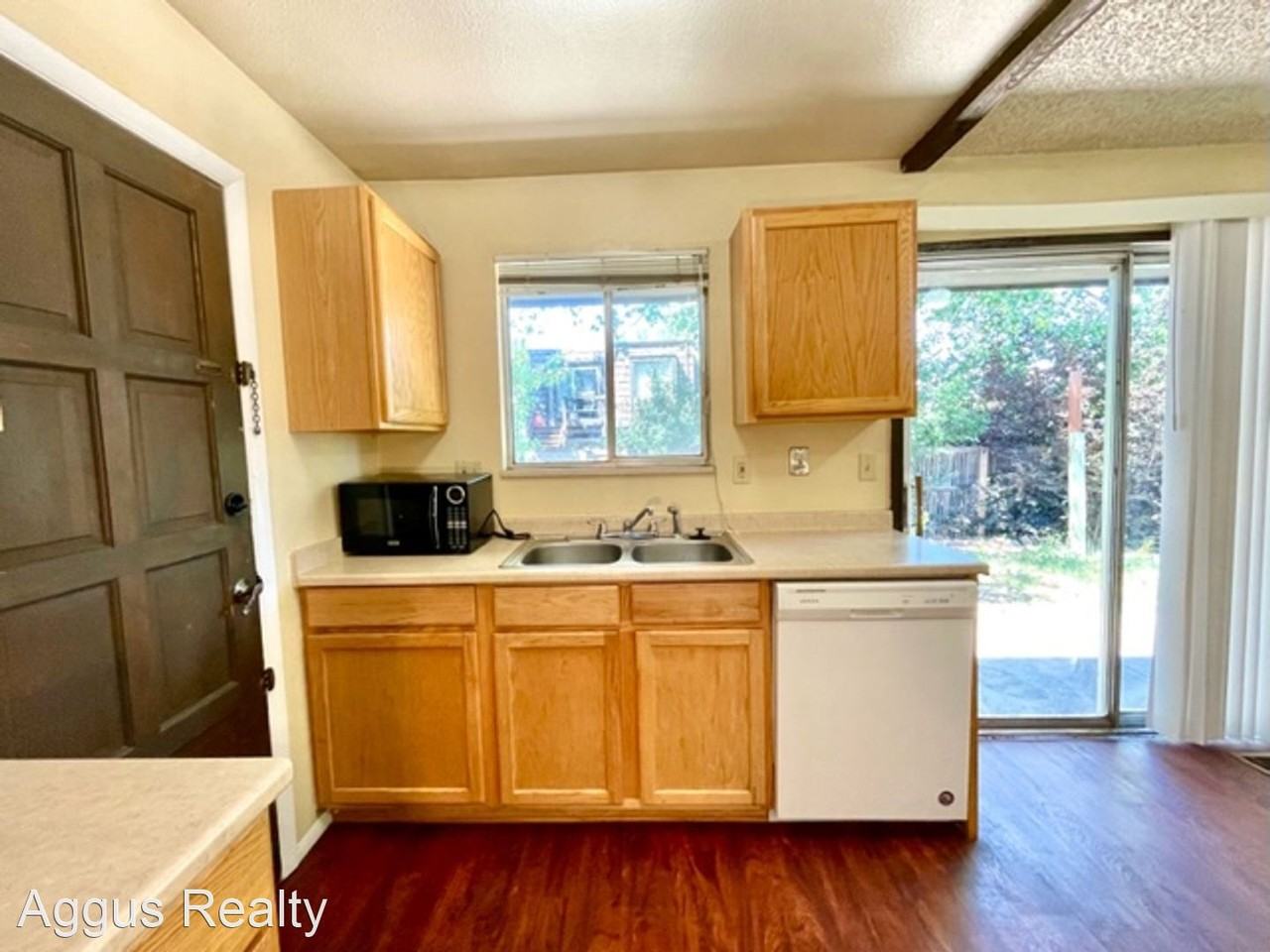 9537 E Chenango Ave - Photo 3 of 33
