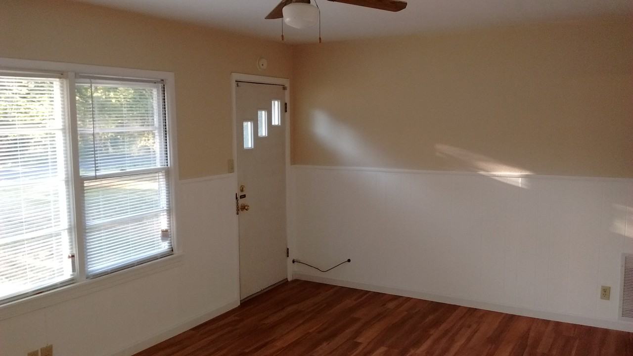 395 N Birch St - Photo 3 of 10