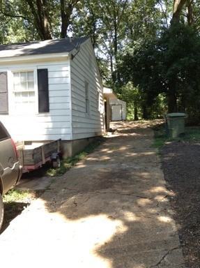 984 Whitaker Dr - Photo 3 of 30