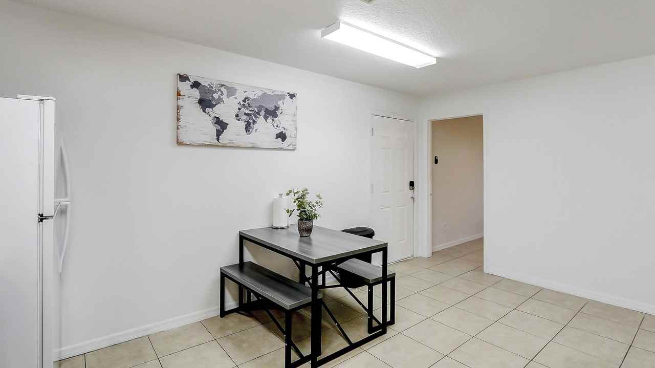 N 10th St - Photo 3 of 17