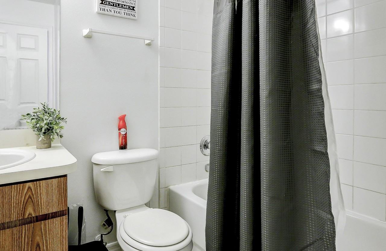 N 10th St - Photo 7 of 17