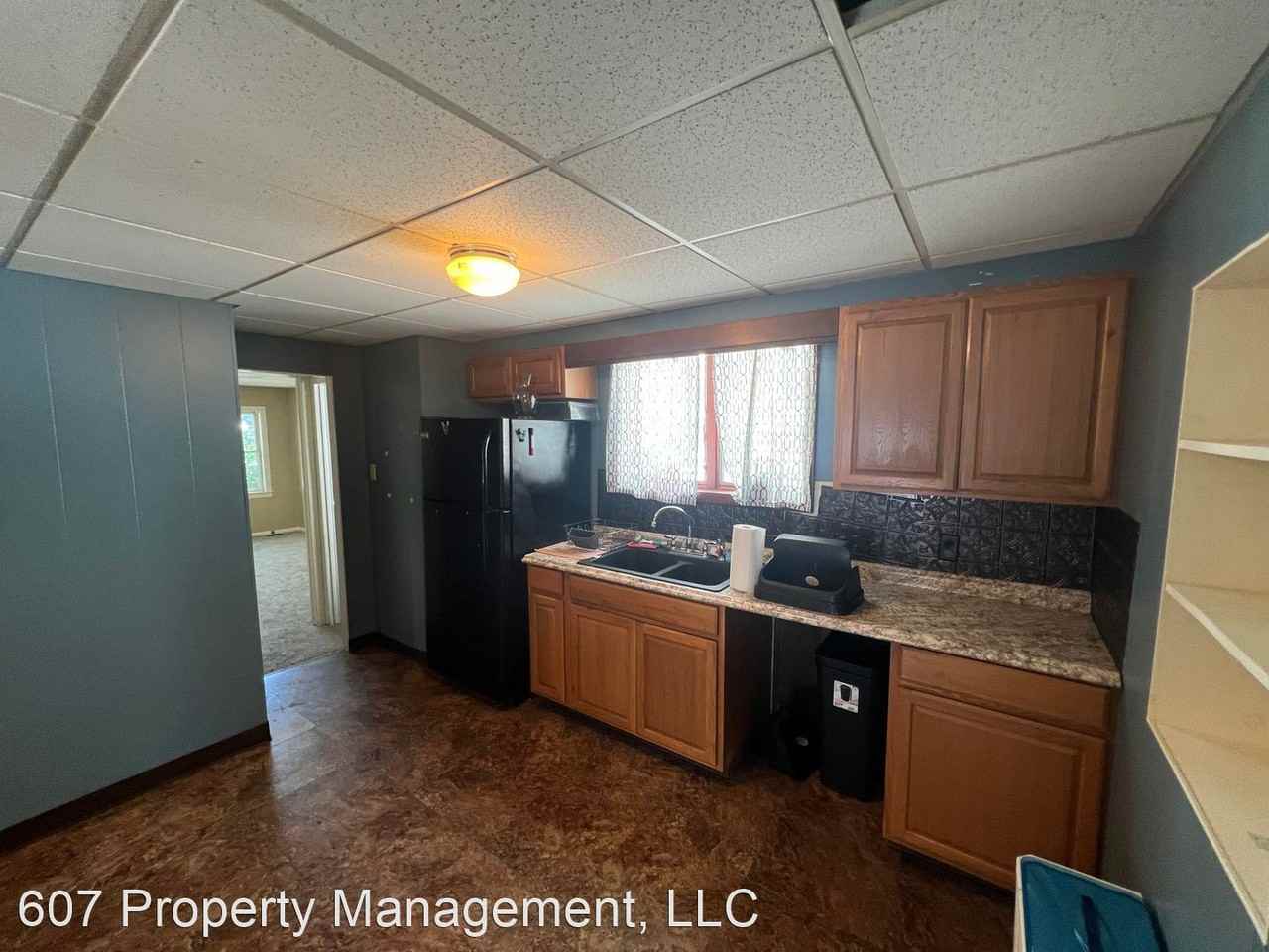 126 Oak Hill Ave - Photo 2 of 8