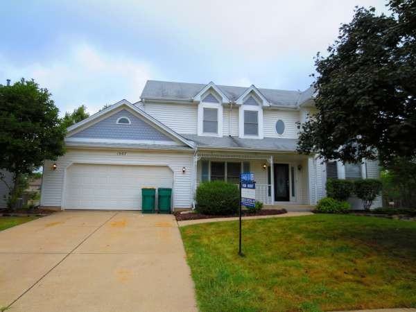 1907 Hampton Ct - Photo 2 of 25