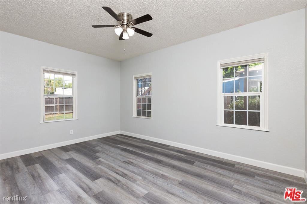 2171 Earl Ave - Photo 3 of 11