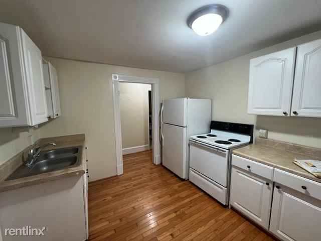 630 Joyner St #1 - Photo 3 of 16