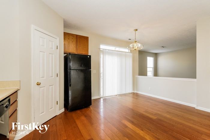 1420 Miami Ln - Photo 3 of 16