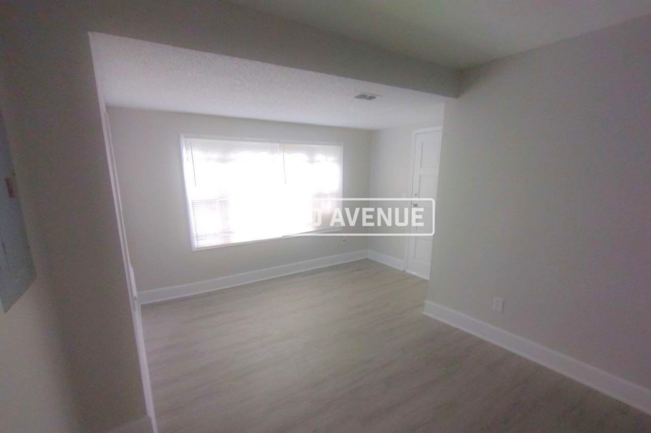 1971 W 22nd St - Photo 5 of 11