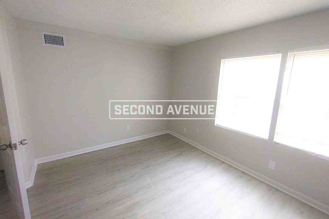 1971 W 22nd St - Photo 6 of 11