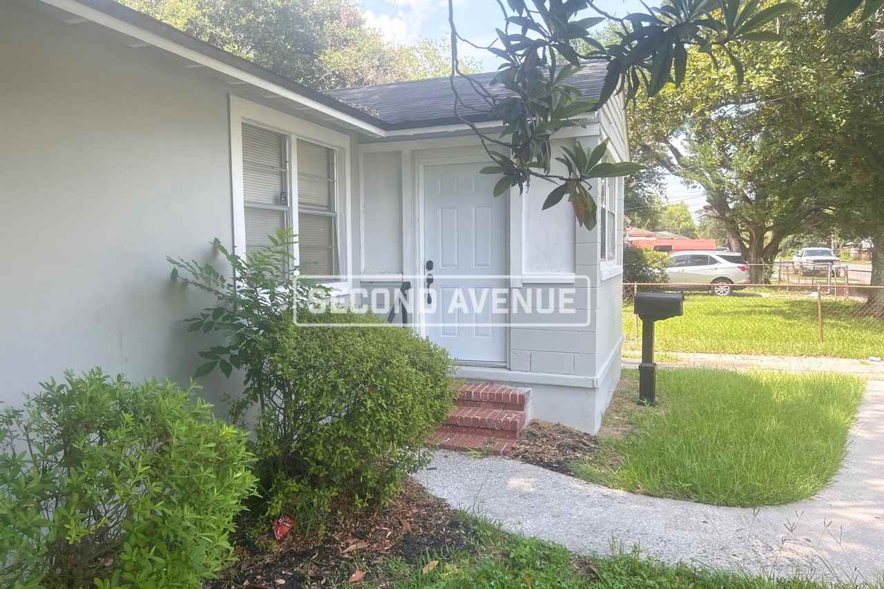 3316 Division St - Photo 2 of 13