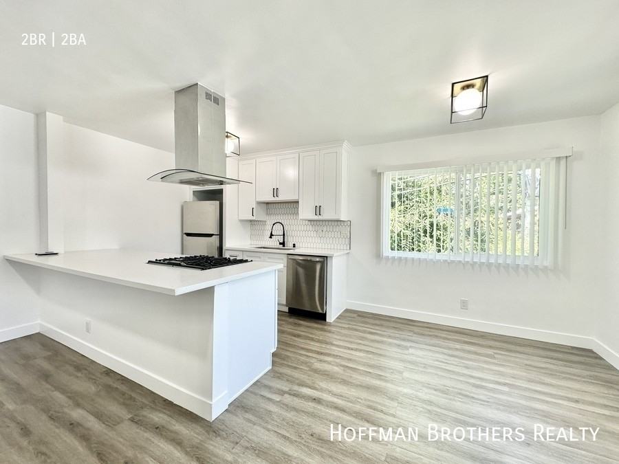 1237 N Ogden Dr #7 - Photo 3 of 12