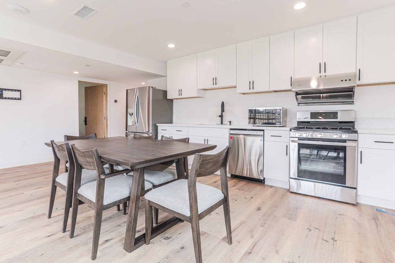 1545 W 36th Pl - Photo 3 of 41