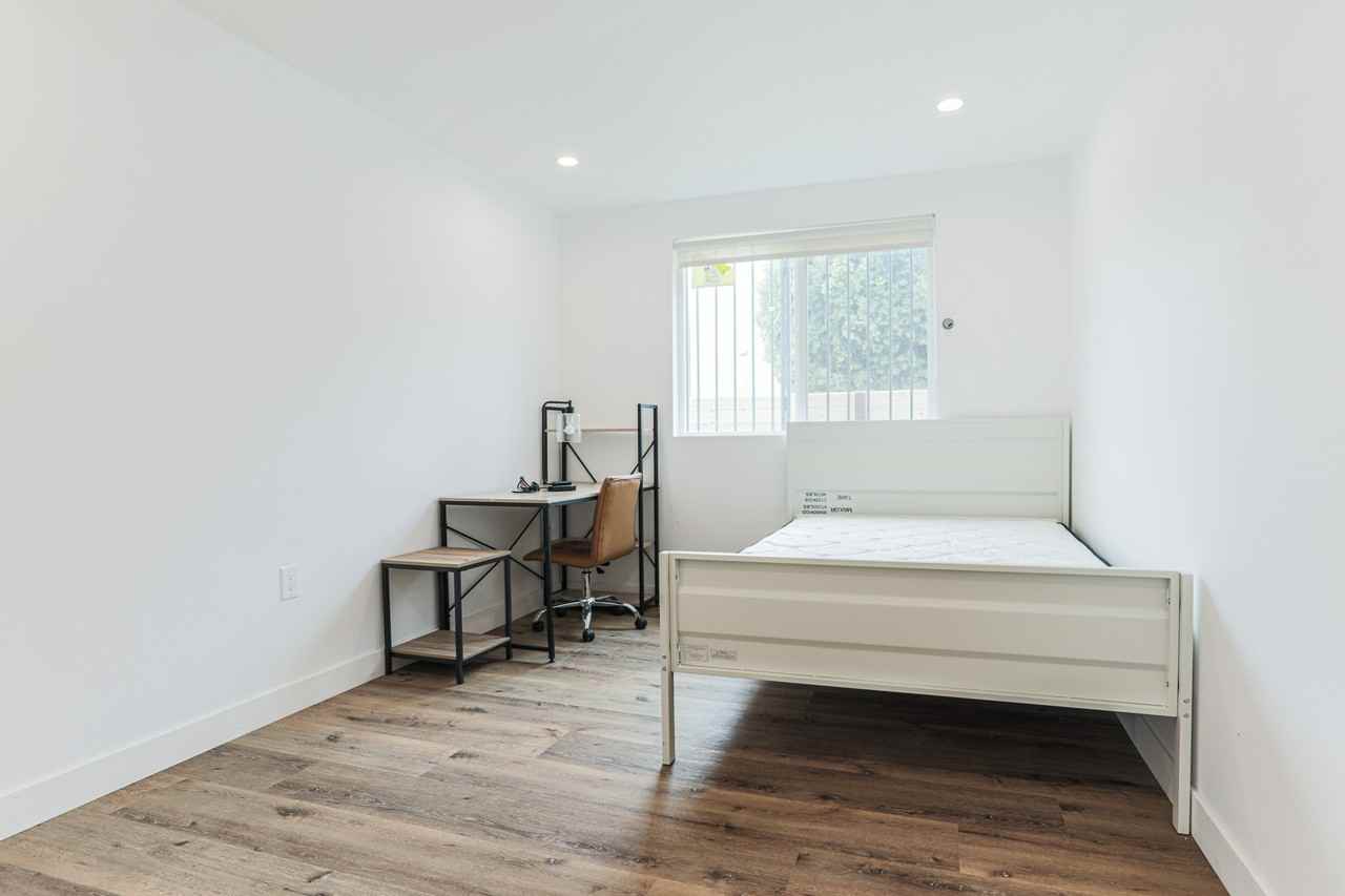 1545 W 36th Pl - Photo 6 of 41