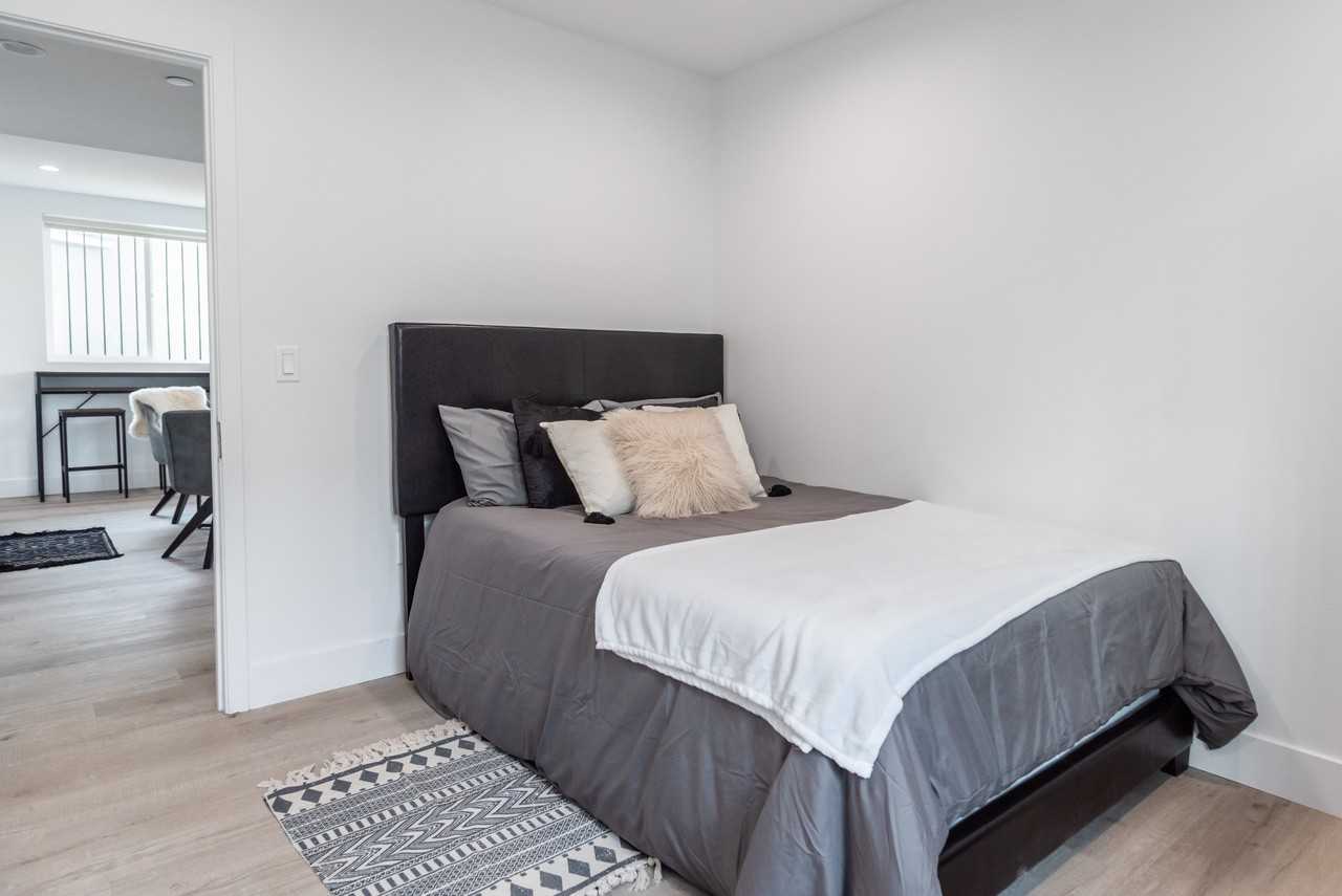 1622 W 35th St - Photo 5 of 50