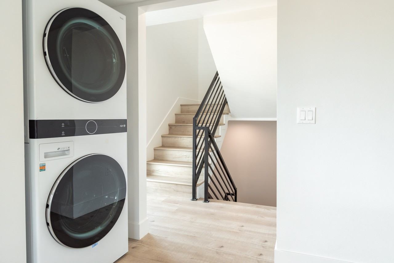 1622 W 35th St - Photo 7 of 50