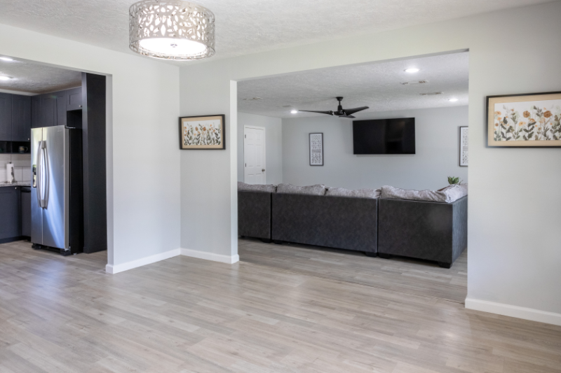 1031 Clark St - Photo 3 of 44