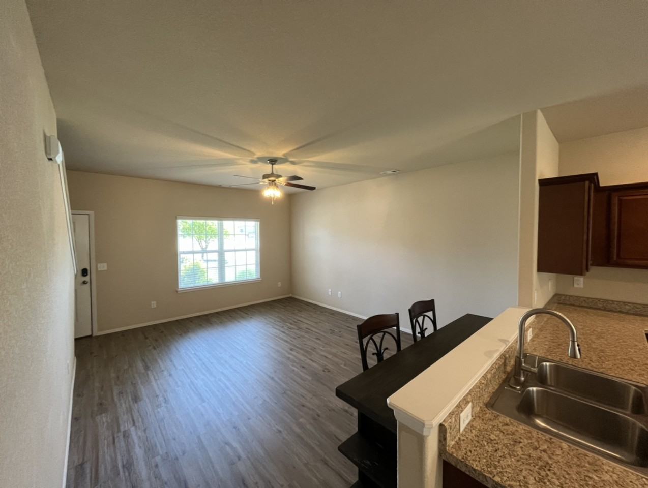 906 Sw Green World St #NA - Photo 3 of 16