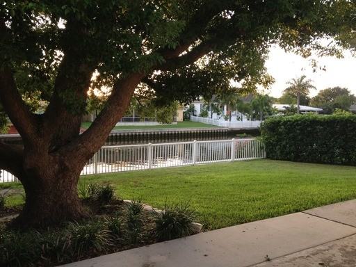 3920 Fontainebleau Dr - Photo 3 of 18