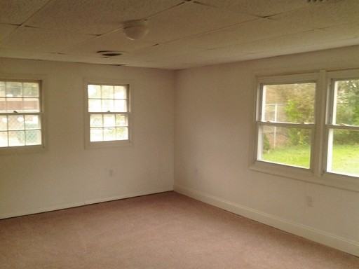 2611 Laurel Dr - Photo 3 of 9