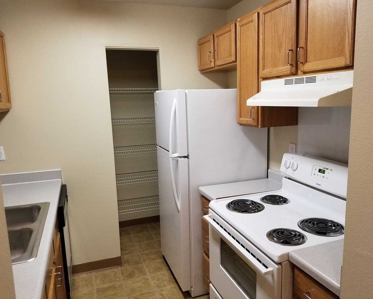 115 Minnesota Street West - Photo 2 of 12