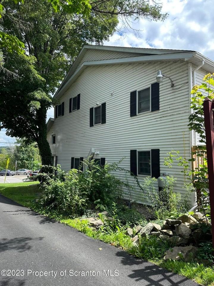 125 N Main St - Photo 3 of 36