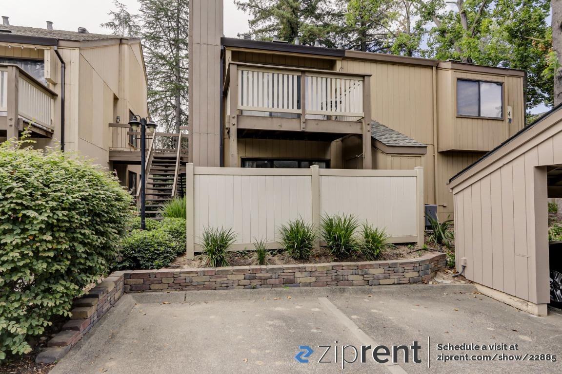 524 Woodside Oaks #1