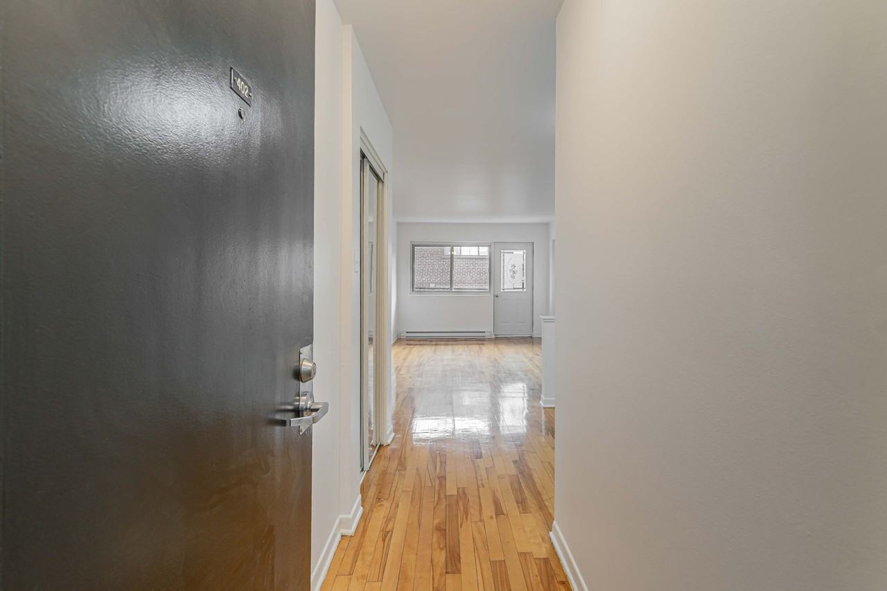 3331 MARECHAL - Photo 2 of 42
