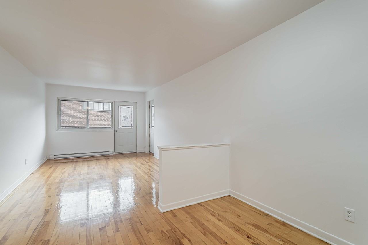 3331 MARECHAL - Photo 3 of 42