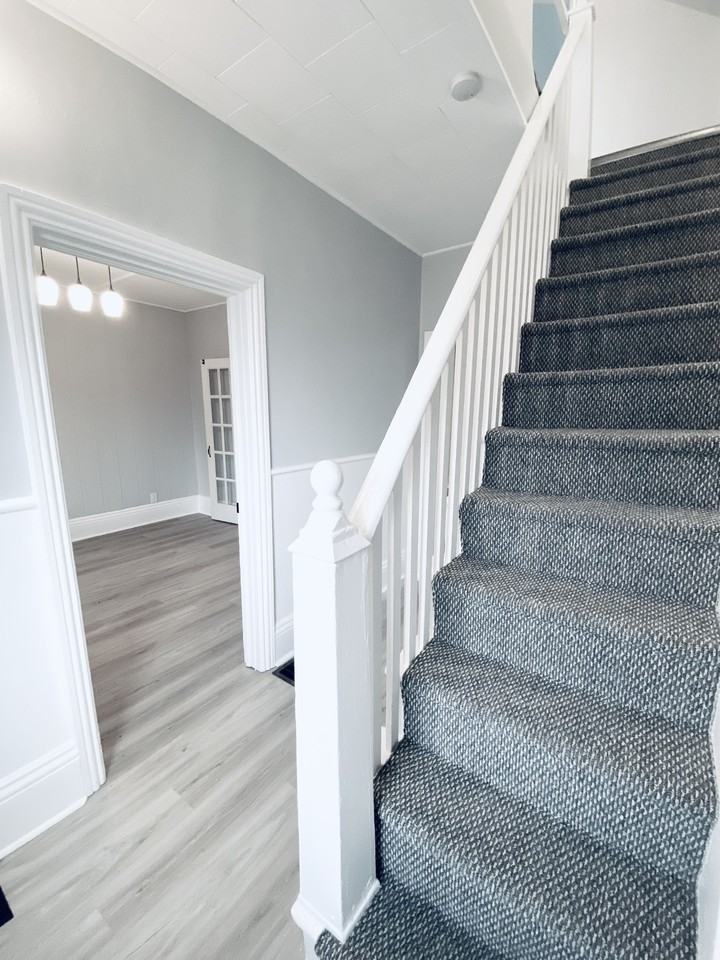 1236 Cannon St E Apartments in Crown Point East, Hamilton, ON L8H 1V1