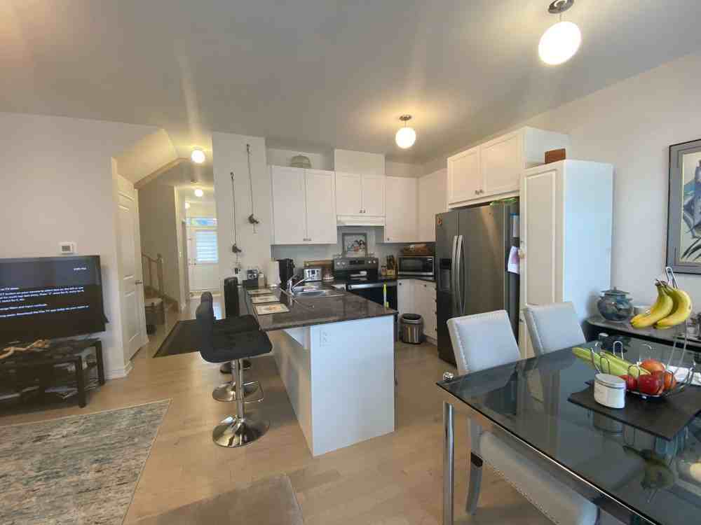 581 Barons St - Photo 3 of 40